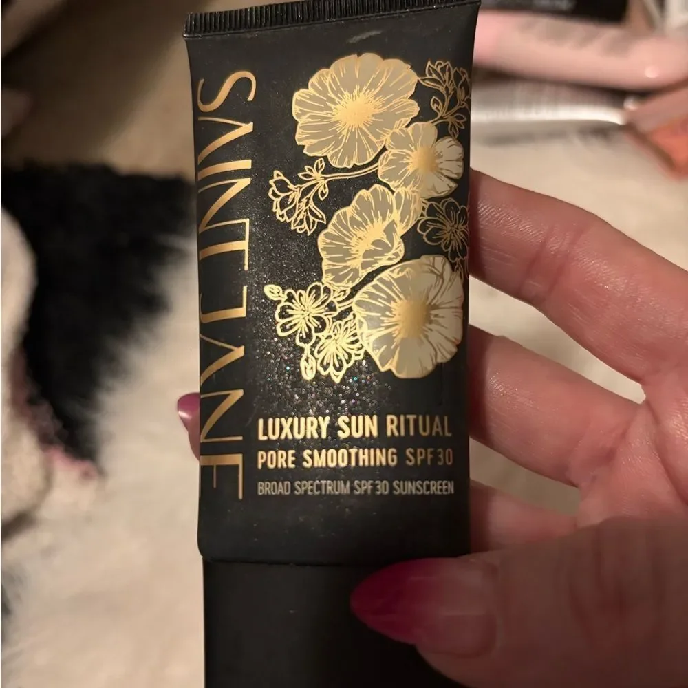 Jane Iredale Luxury Sun Ritual Primer - Black and Gold